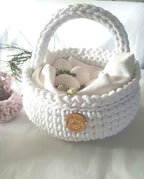 Our handmade handle basket is more than just a storage bin – it’s a companion for all the little things that truly make a home cozy. Whether as a modern bread basket on your breakfast table, a thoughtful gift, or an elegant organizer in your living room – this crochet basket combines practical functionality with minimalist beauty.