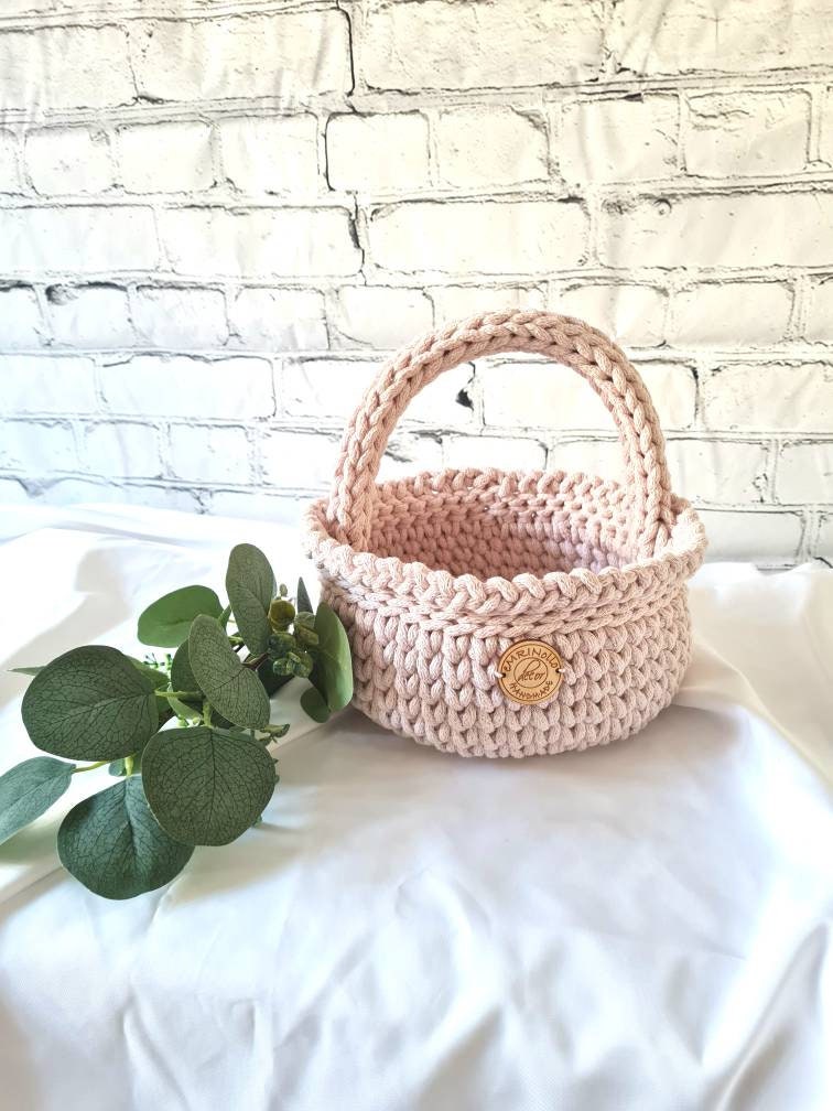 Crocheted cotton basket with handle | Boho storage basket | Handmade kids room and bathroom decor | Soft & natural design