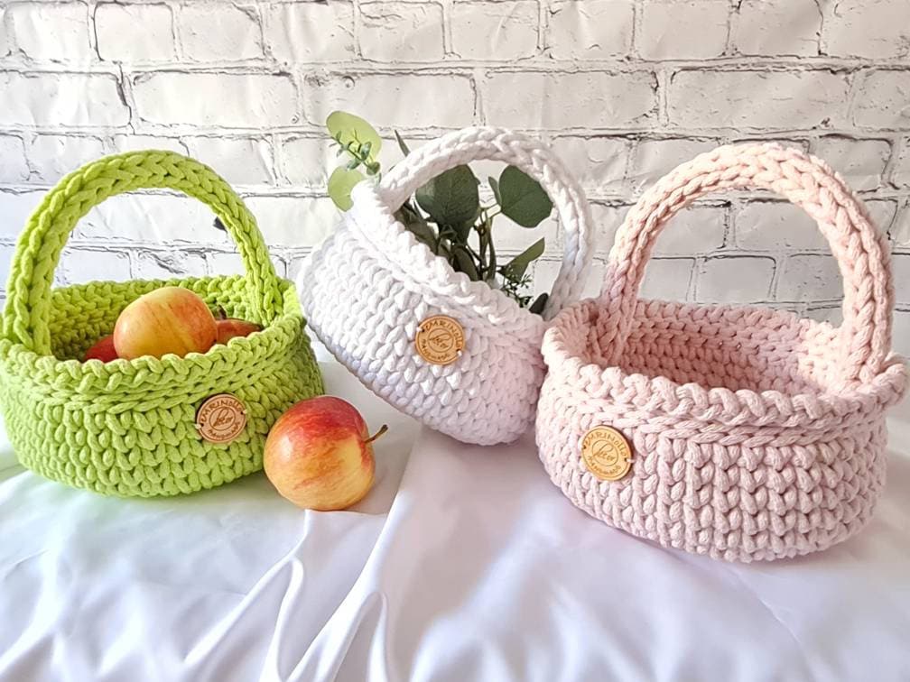 Crocheted cotton basket with handle | Boho storage basket | Handmade kids room and bathroom decor | Soft & natural design