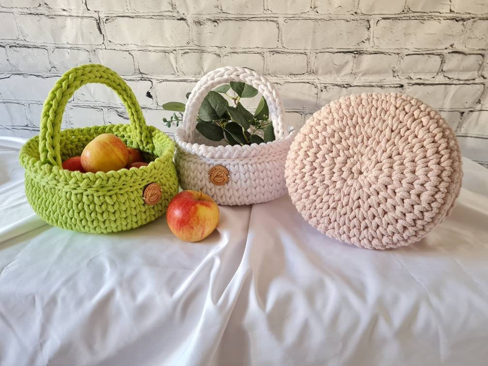 Crocheted cotton basket with handle | Boho storage basket | Handmade kids room and bathroom decor | Soft & natural design