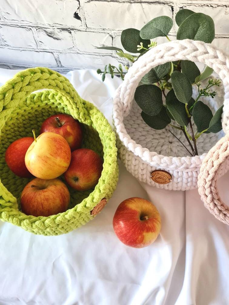 Crocheted cotton basket with handle | Boho storage basket | Handmade kids room and bathroom decor | Soft & natural design