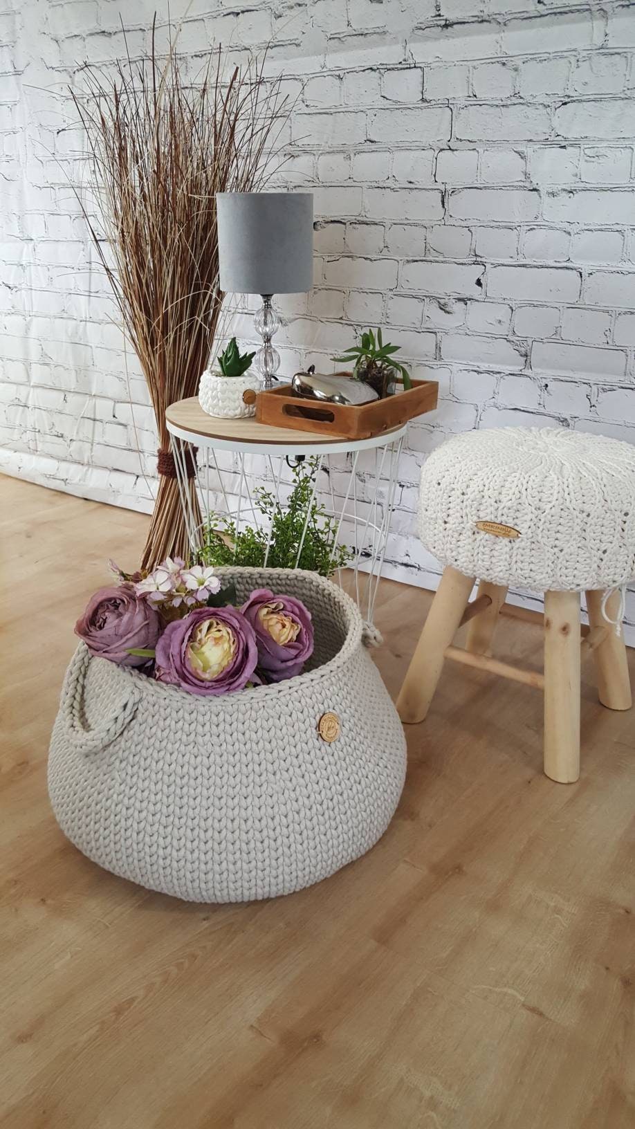 Fußhocker mit gehäkeltem Bezug aus Baumwolle, natürlicher Sitzkomfort für Dein Zuhause im Wohn- und Kinderzimmer, Sitzhocker skandi Deko