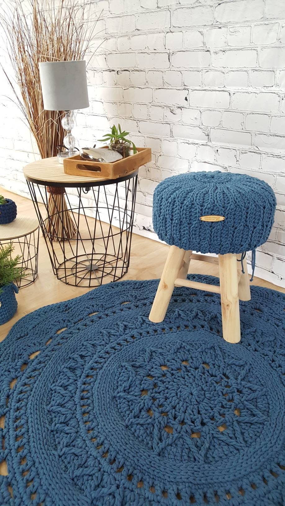 Fußhocker mit gehäkeltem Bezug aus Baumwolle, natürlicher Sitzkomfort für Dein Zuhause im Wohn- und Kinderzimmer, Sitzhocker skandi Deko
