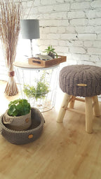 Hocker gehäkelter Bezug, skandinavisches Dekor, gehäkelte Husse Hocker, Bauernhaus Hocker, rustikale Hocker, gehäkelter Pouf Hocker Tabouret