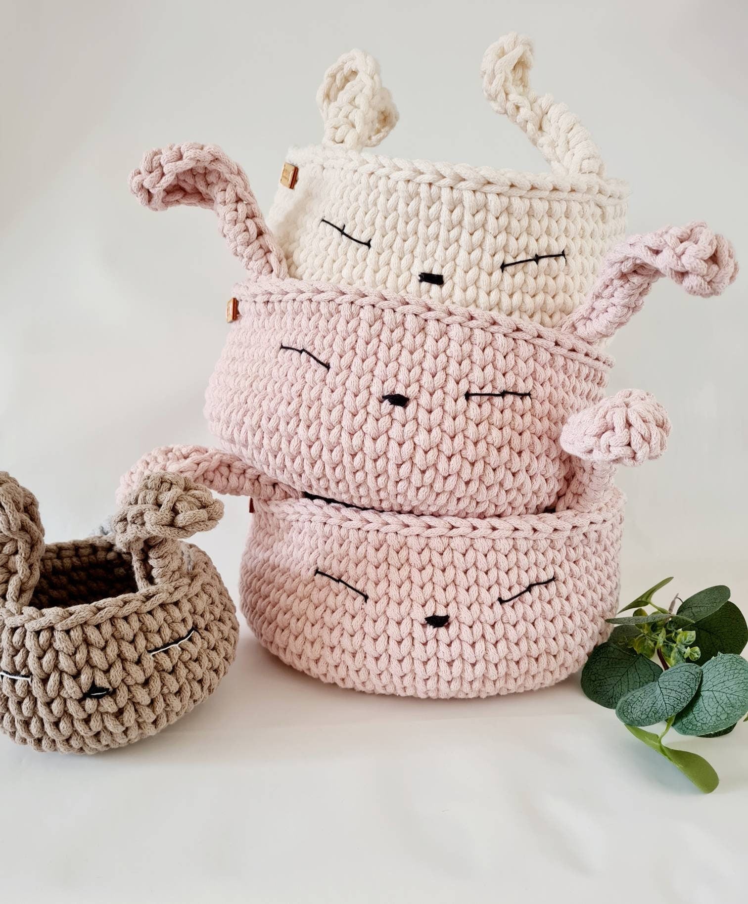 BunnyBasket, HasenKorb gehäkelt, Kinderzimmer Dekoration, Babyausstattung Babypartygeschenk, Babyzimmer deko, Aufbewahrungskorb, Utensilo