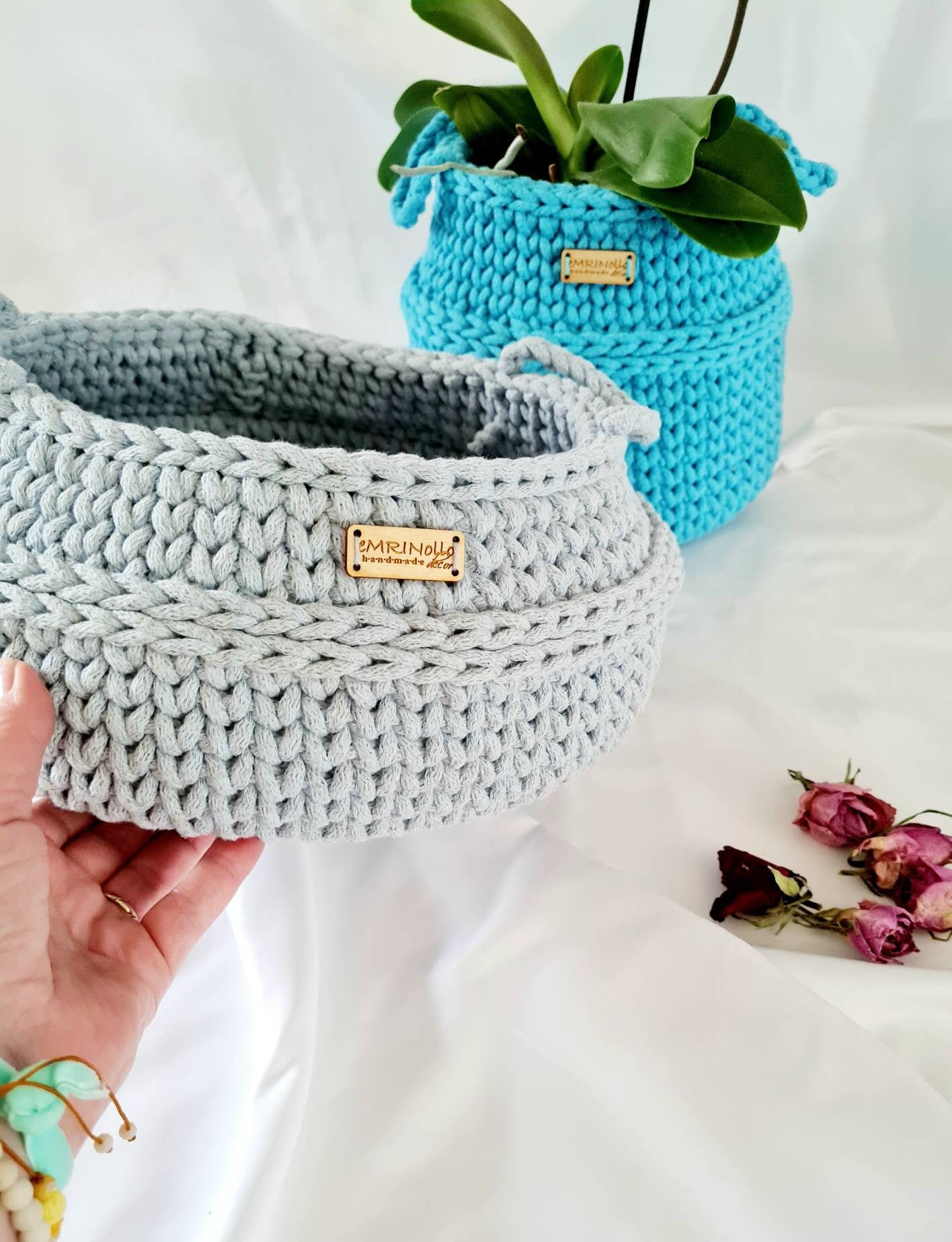 Schale gehäkelt, Zeitungskorb, Newspaper Basket, gehäkelte Schlüsselschale, Schale für Handy, flacher Korb, japanischer Stil, blauer Korb
