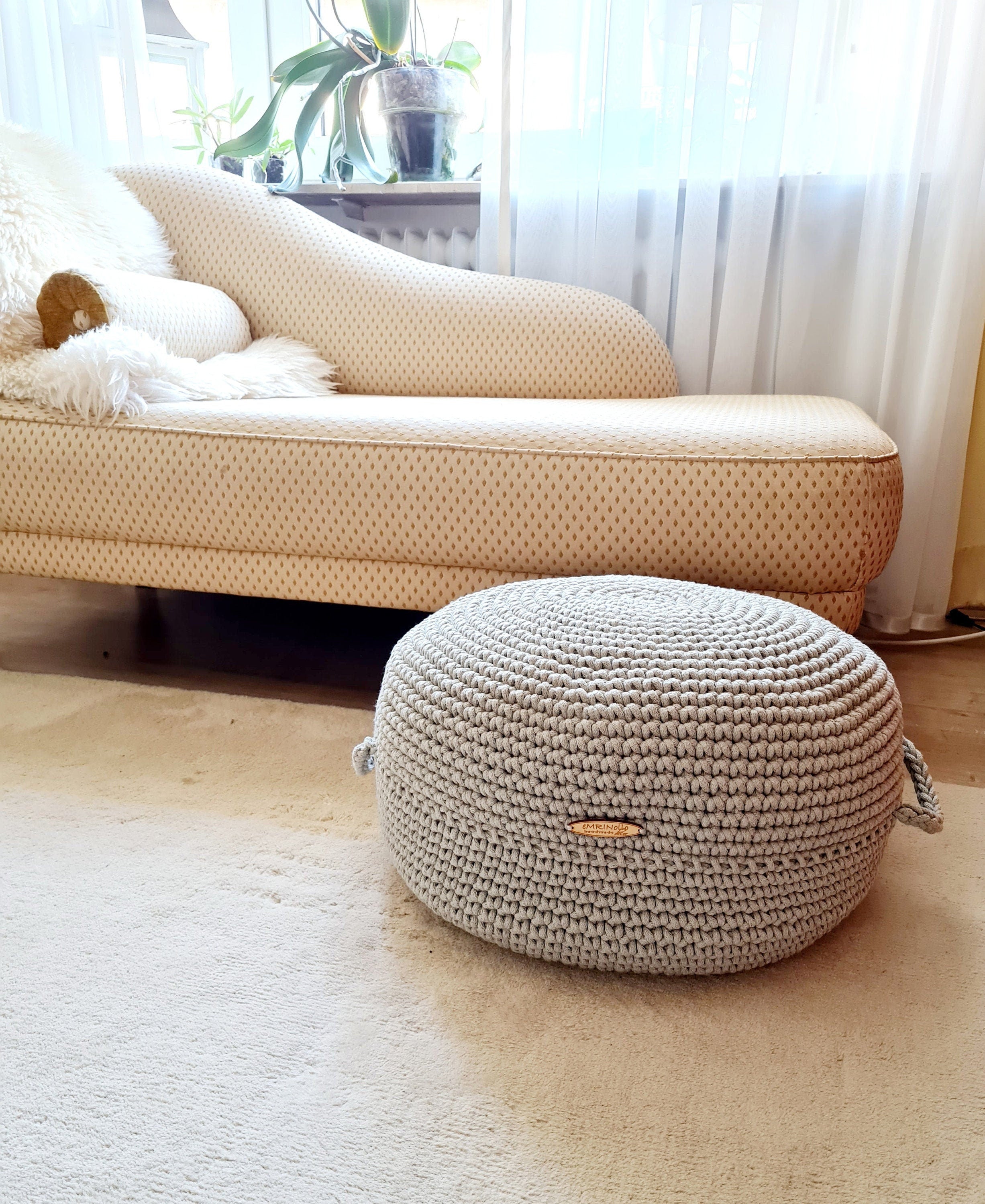 Pouf Footstool gehäkelt, Tischpouf, Wohnzimmer deko, Bodenkissen, Sitzkissen, Skandinavisches Dekor, Häkelhocker Kinderzimmer, Sitzhocker