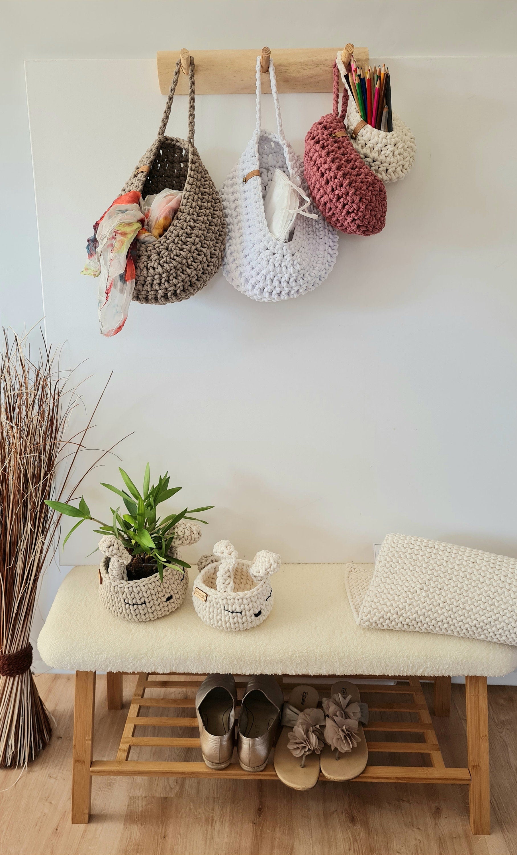 Hängekorb gehäkelt, Hängetasche, Aufbewahrungskorb, Kinderzimmer Organizer, Spielzeugaufbewahrung,Kinderzimmer Deko, Utensilo