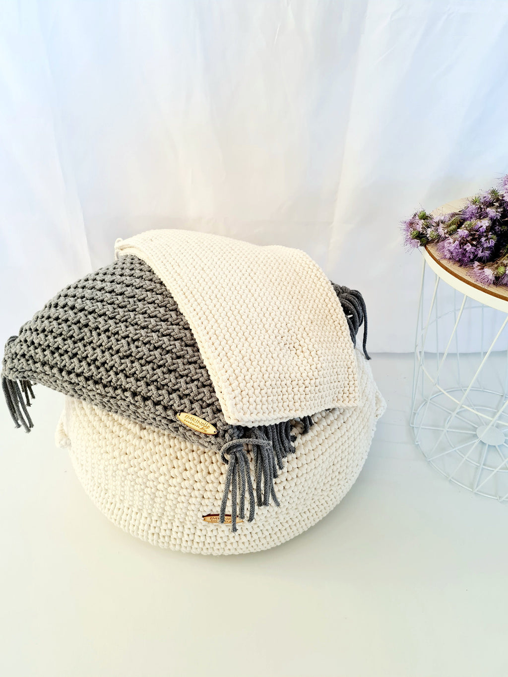 Kissen gehäkelt, Fransen Kissen, Sofakissen boho, stilvolles Kissen im skandinavischen Dekor, Baumwollschnur