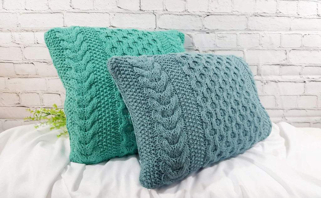 Kissen gestricktes Zopfmuster, Wohnkultur, Dekokissen, Sofakissen, skandinavisches Dekor, aus Baumwollgarn von hoooked, grobstrick