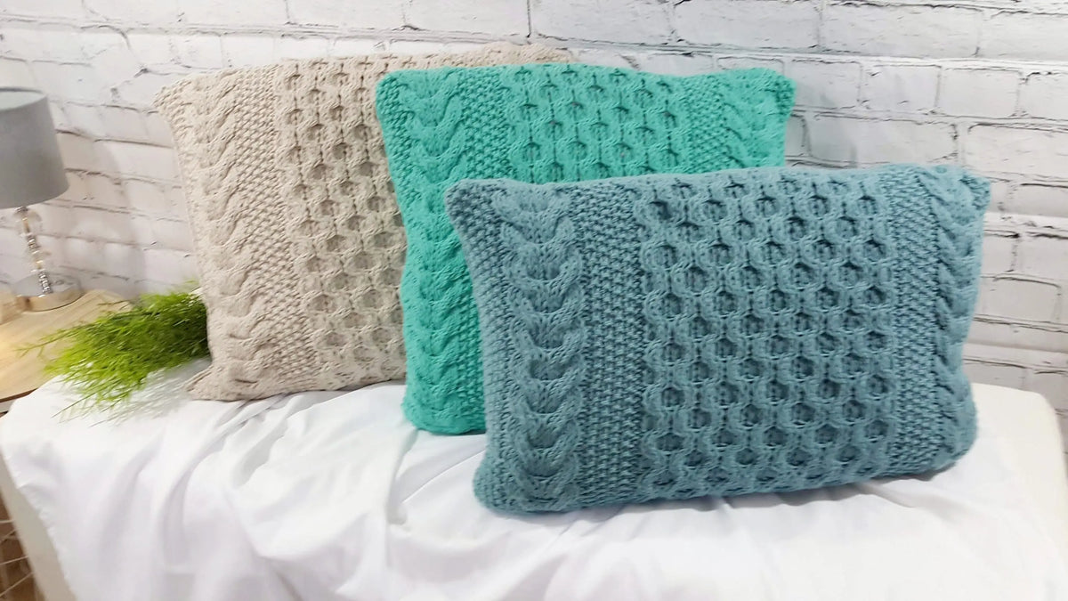Kissen gestricktes Zopfmuster, Wohnkultur, Dekokissen, Sofakissen, skandinavisches Dekor, aus Baumwollgarn von hoooked, grobstrick