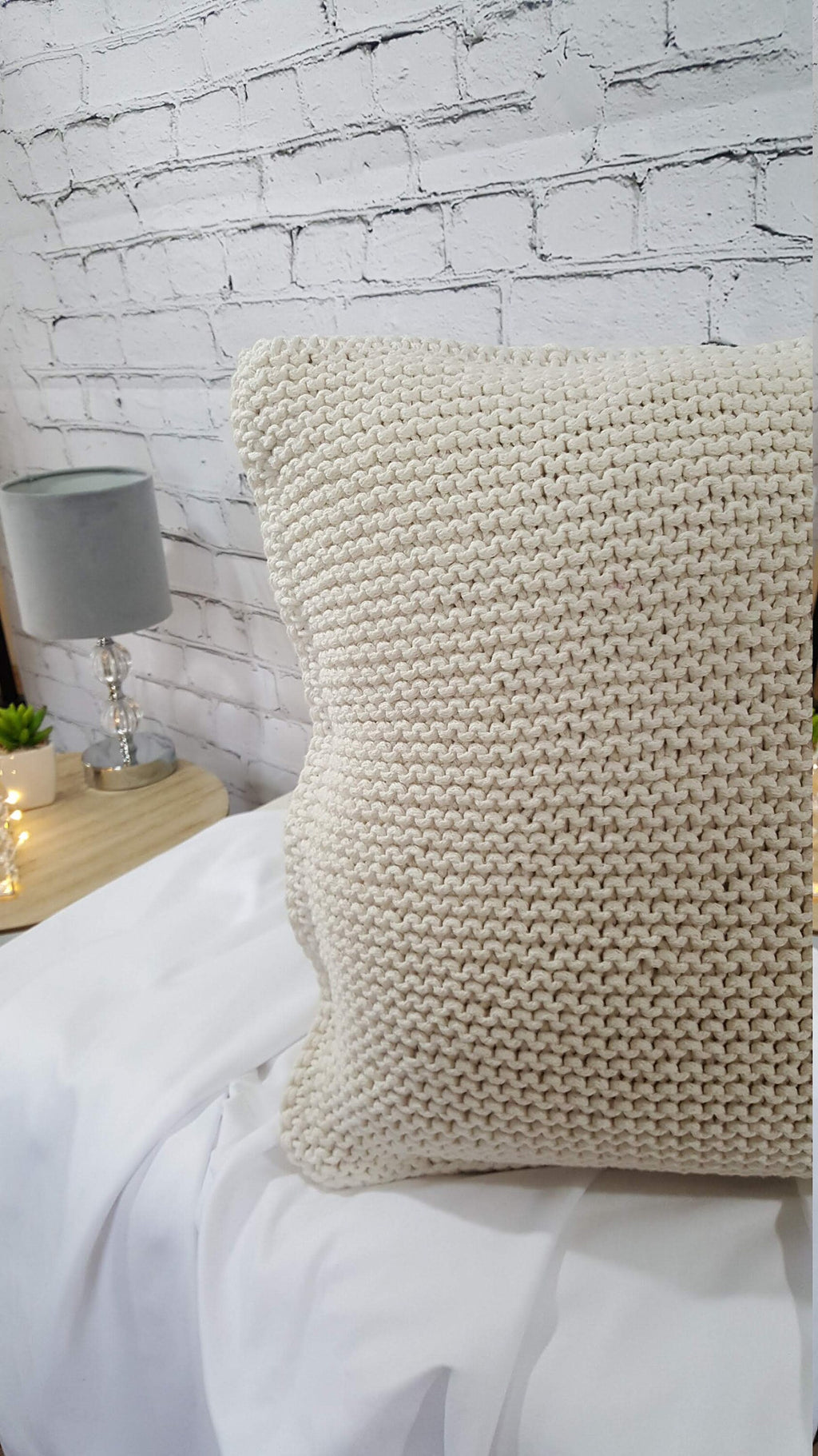 Kissen gestrickt, Geschenkidee, moderne Wohnkultur, Dekokissen, stilvolles Sofakissen, skandinavisches Dekor, Baumwollschnur
