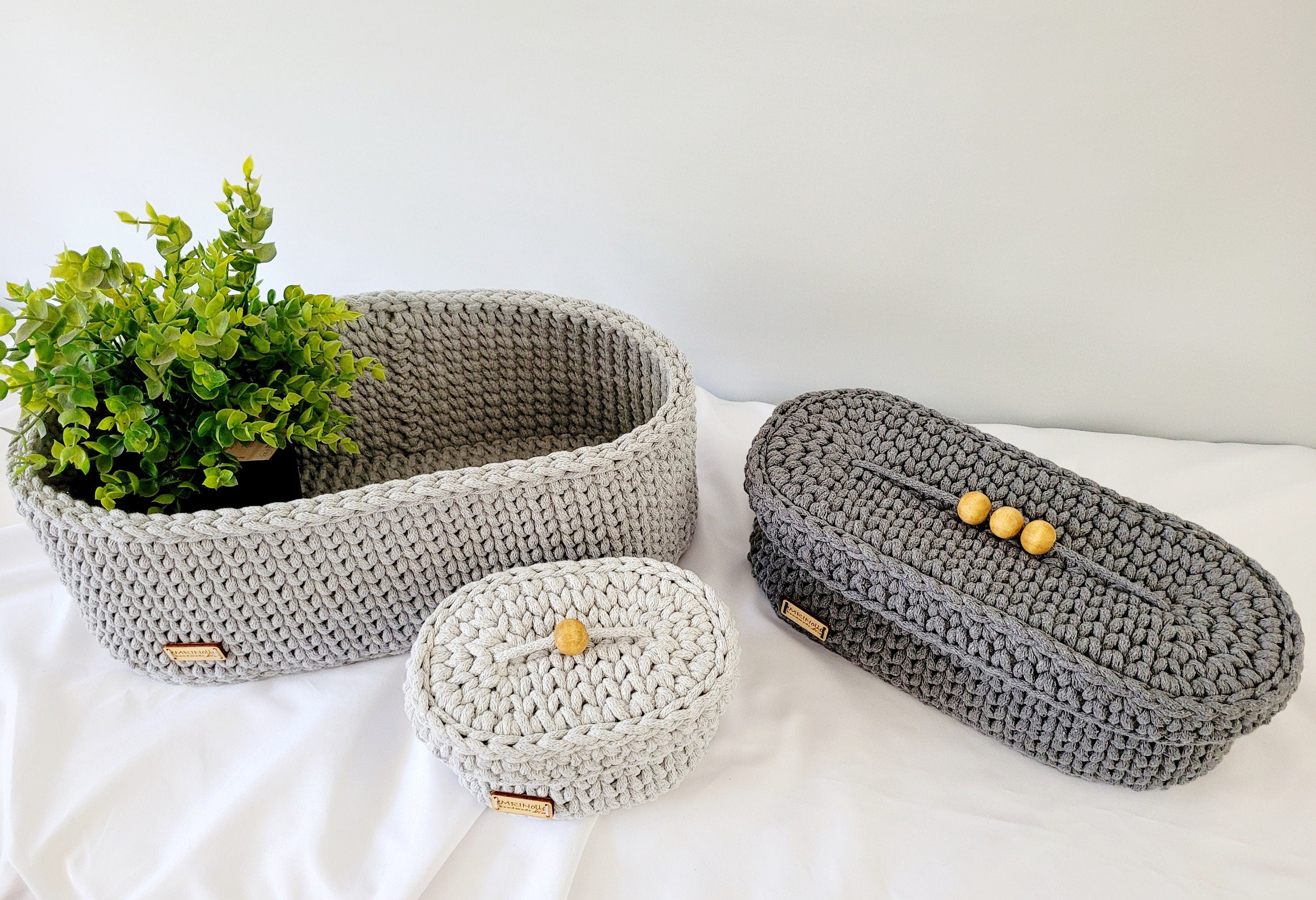 Kosmetikkorb gehäkelt oval, Aufbewahrungskorb mit Deckel, Dekoration Korb, Badausstattung, Geschenk Korb, Babyzimmer deko, Aufbewahrung Bad