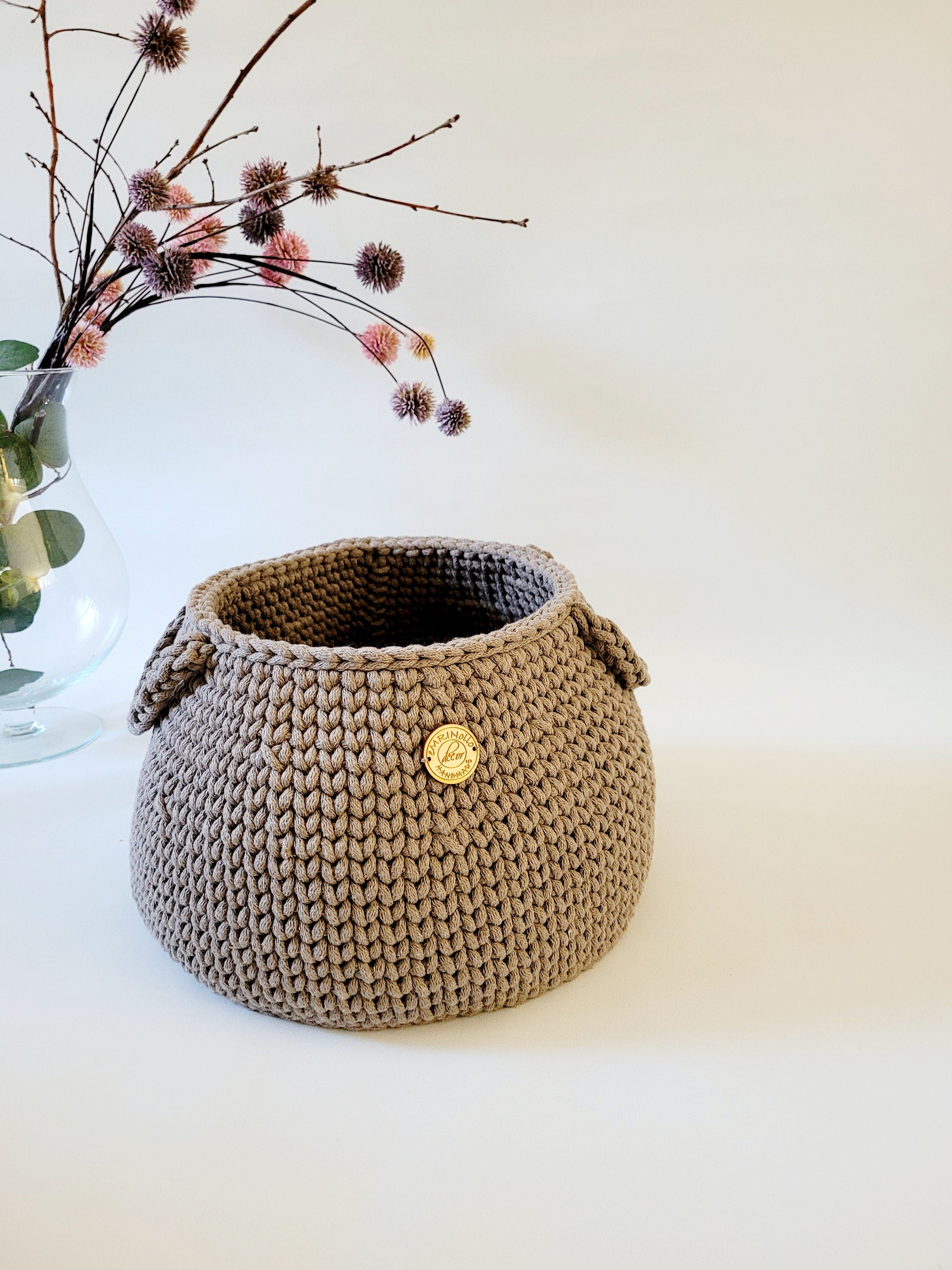 Großer Aufbewahrungskorb gehäkelt, grau Spielzeug Aufbewahrungstasche, Kinderzimmer Deko, großer Wäschekorb, Scandi dekor, japandi style