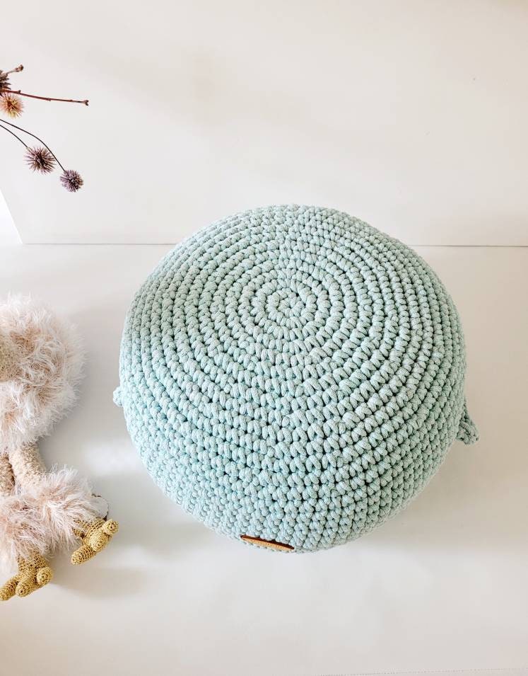 Pouf Ottoman gehäkelt, Babyzimmer deko, Bodenkissen, Sitzkissen, Skandinavisches Kinderzimmer Dekor, Häkelhocker Kinderzimmer, Sitzhocker