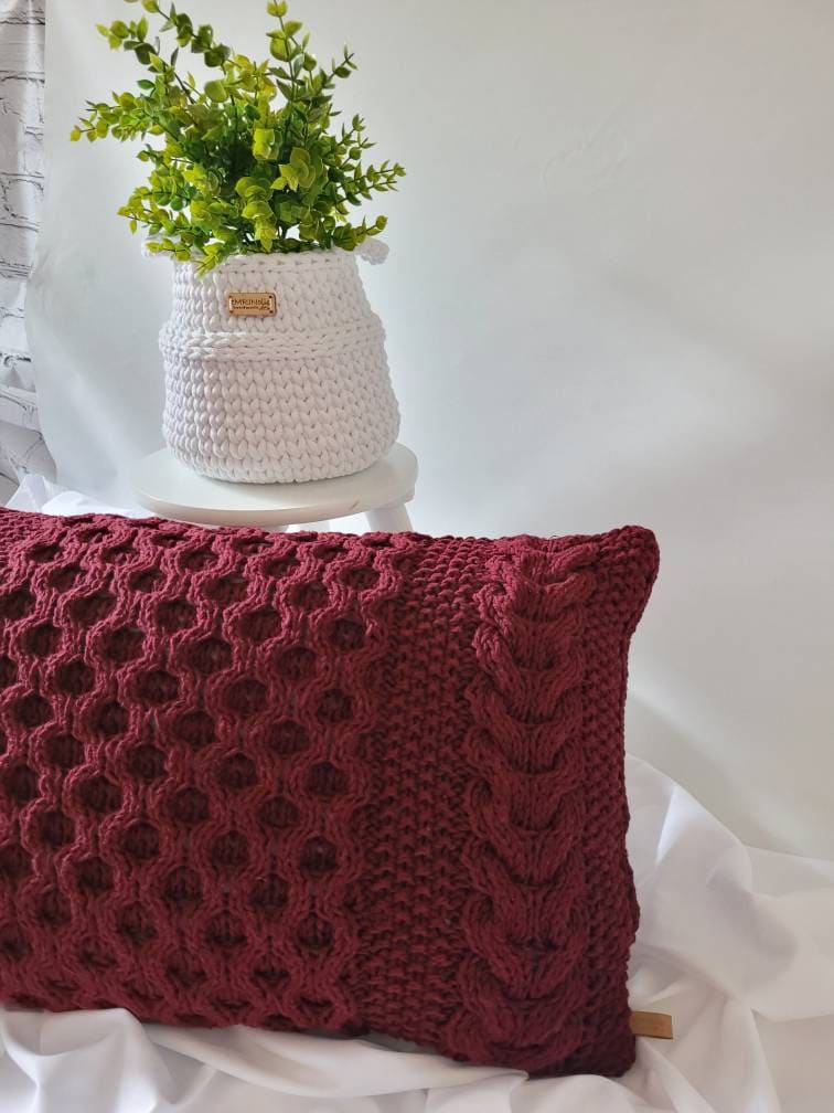 Kissen gestricktes Zopfmuster, Wohnkultur, Dekokissen, Sofakissen, skandinavisches Dekor, aus Baumwollgarn von hoooked, grobstrick