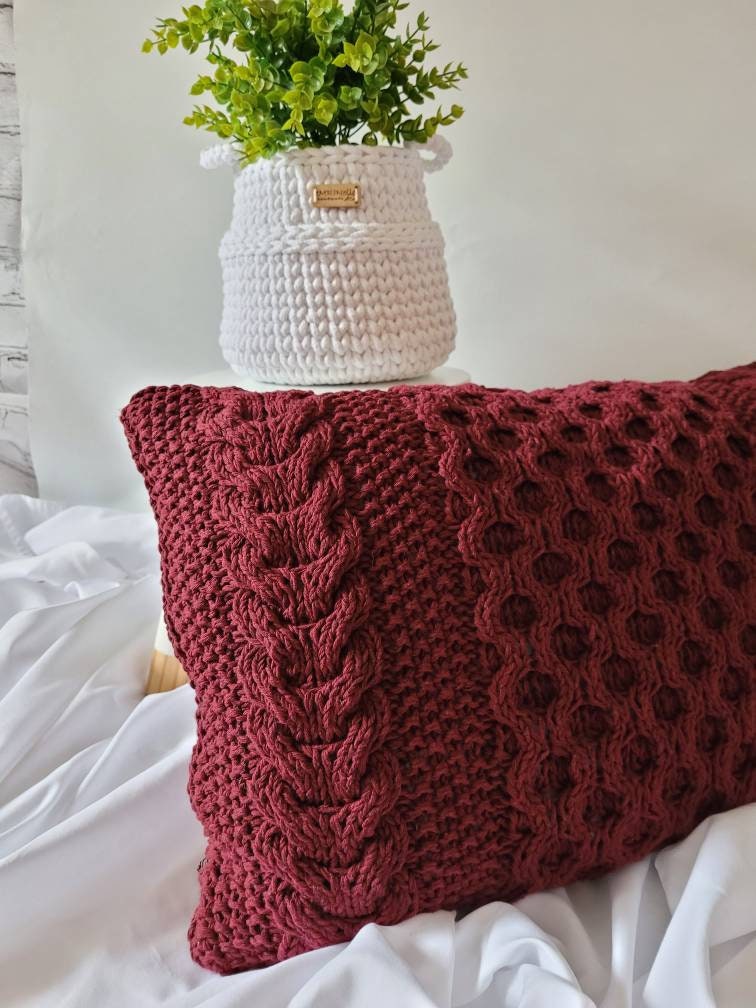 Kissen gestricktes Zopfmuster, Wohnkultur, Dekokissen, Sofakissen, skandinavisches Dekor, aus Baumwollgarn von hoooked, grobstrick