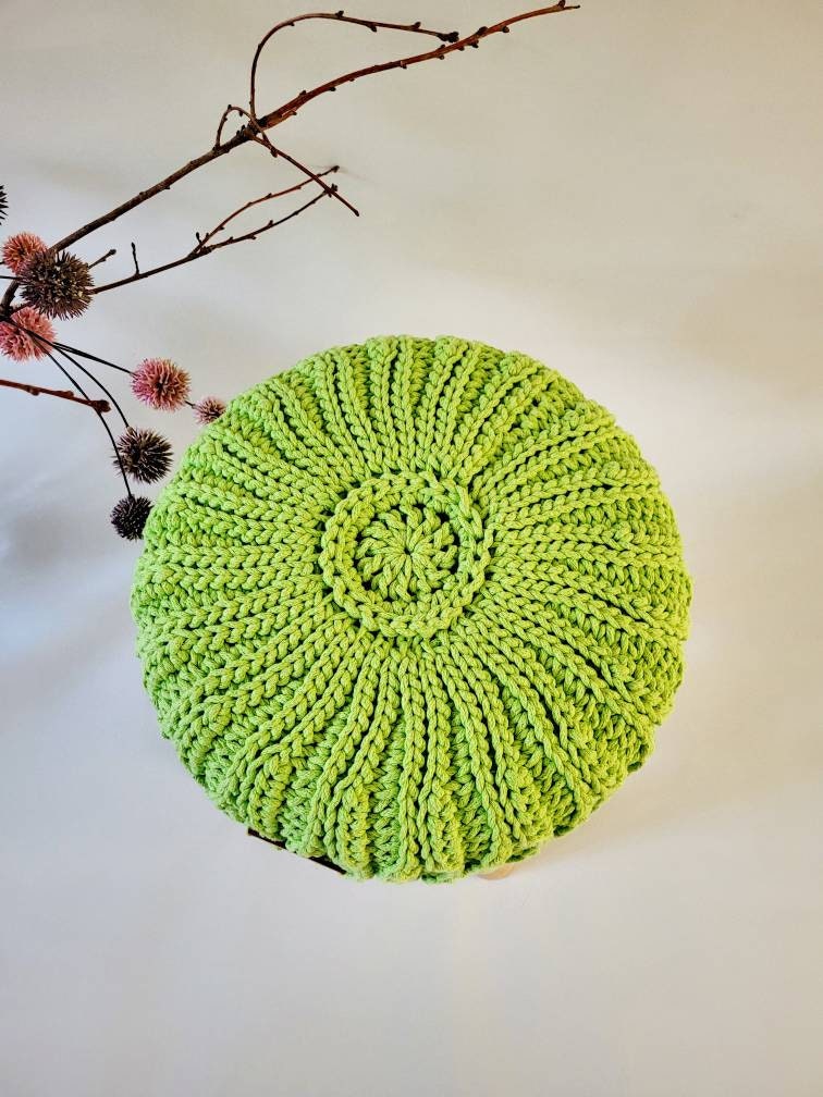 Hocker gehäkelter Bezug, skandinavisches Dekor, gehäkelte Husse Hocker, Bauernhaus Hocker, rustikale Hocker, gehäkelter Pouf Hocker Tabouret