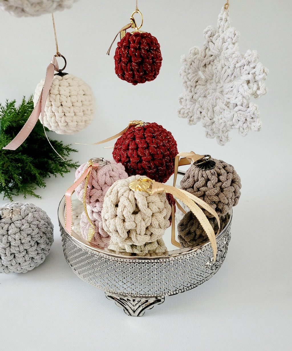 Weihnachtskugel Ornament gehäkelt, Weihnachtsdekoration skandinavisches Dekor, Anhänger, Geschenkidee, Baumschmuck, Weihnachtsbaumdekoration