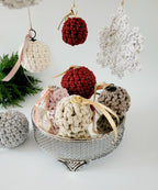 Weihnachtskugel Ornament gehäkelt, Weihnachtsdekoration skandinavisches Dekor, Anhänger, Geschenkidee, Baumschmuck, Weihnachtsbaumdekoration