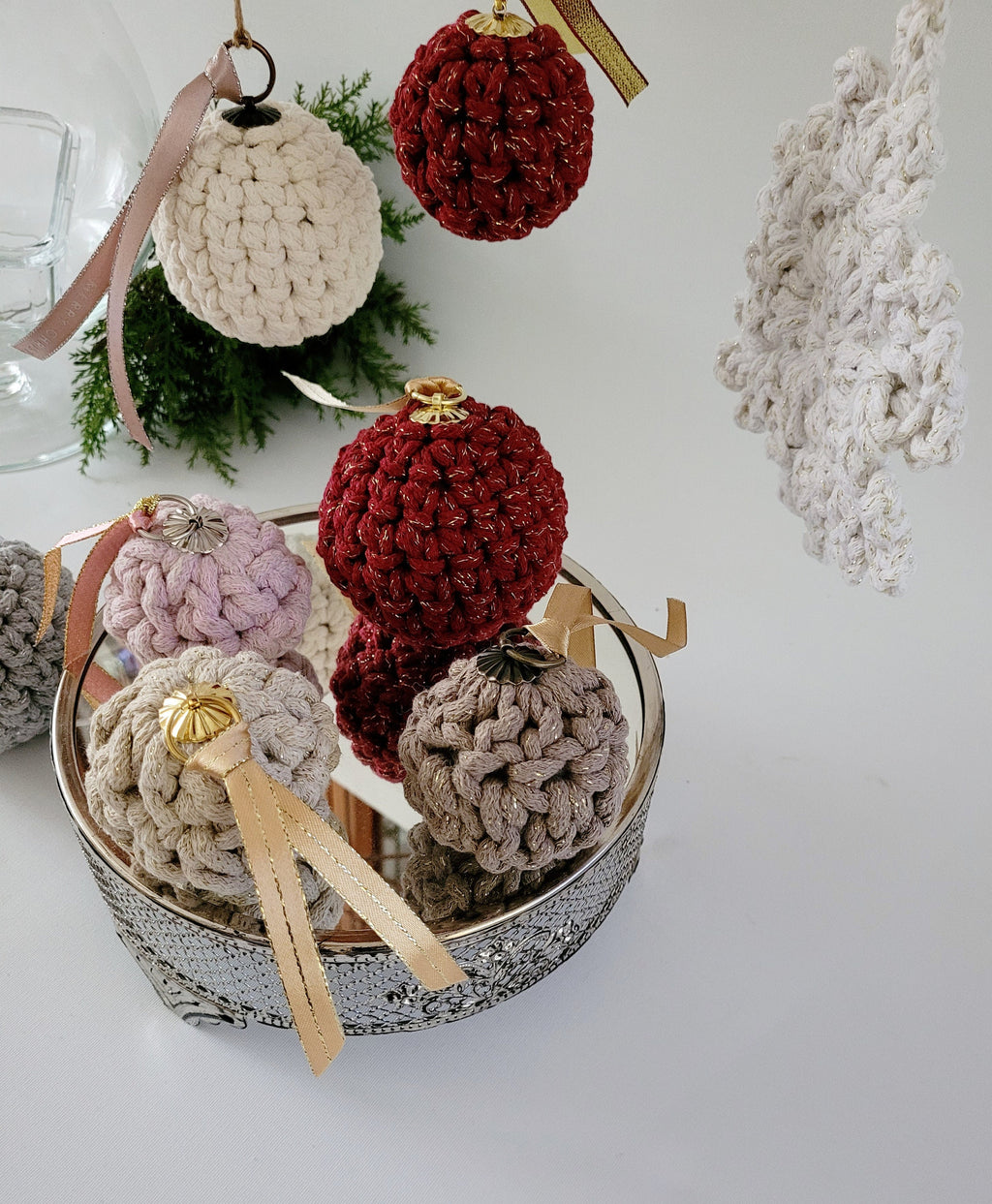 Weihnachtskugel Ornament gehäkelt, Weihnachtsdekoration skandinavisches Dekor, Anhänger, Geschenkidee, Baumschmuck, Weihnachtsbaumdekoration