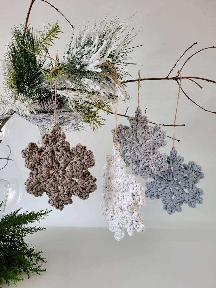 Gehäkelte Schneeflocken Ornament, Weihnachtsdekoration skandinavisches Dekor, Anhänger, Geschenkidee, Weihnachtsbaumdekoration