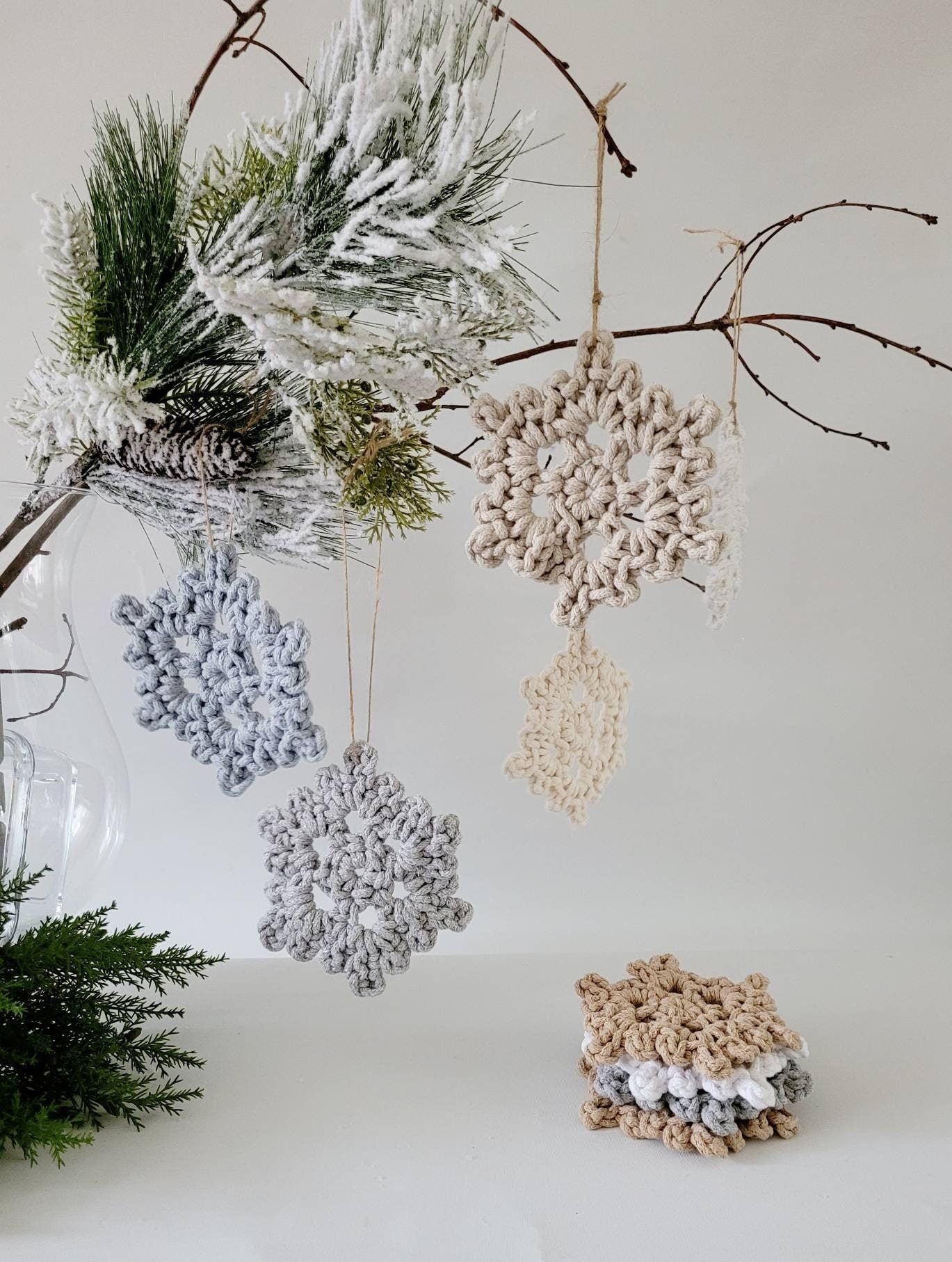 Weihnachtssterne 3er Set, Weihnachtsornament und Deko für den Weihnachtsbaum, Charm Anhänger Schneeflocke, Christbaumschmuck Sterne