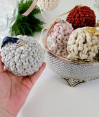 Weihnachtskugel Ornament gehäkelt, Weihnachtsdekoration skandinavisches Dekor, Anhänger, Geschenkidee, Baumschmuck, Weihnachtsbaumdekoration
