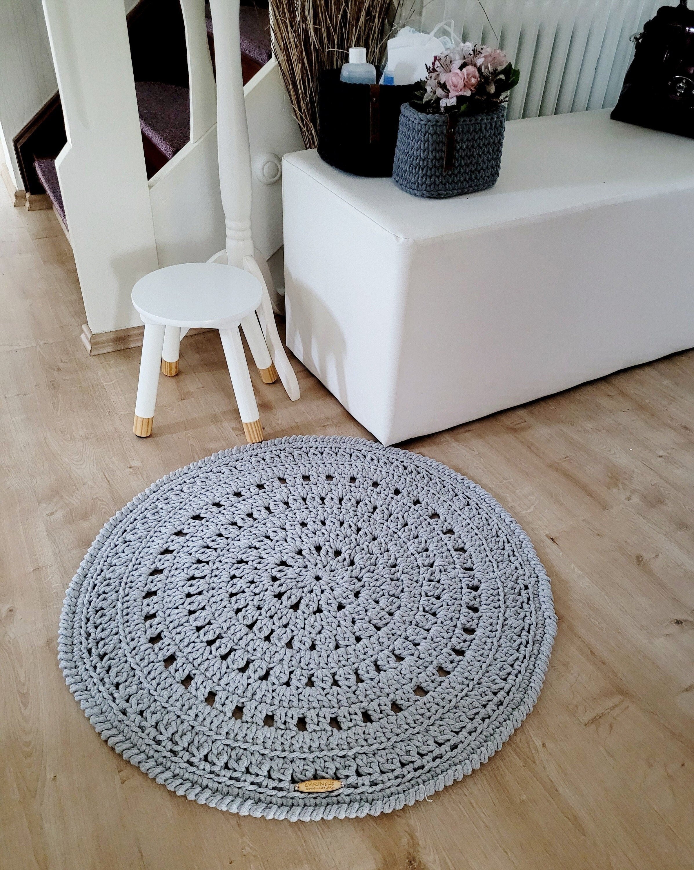Kleiner Teppich rund gehäkelt, Kinderzimmer Deko, Baumwollteppich, im skandinavischem Stil, Babyzimmer deko, handgefertigt, nachhaltig