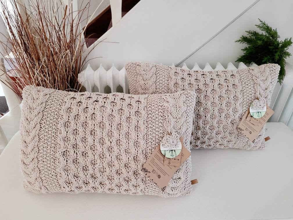 Kissen gestricktes Zopfmuster, Wohnkultur, Dekokissen, Sofakissen, skandinavisches Dekor, aus Baumwollgarn von hoooked, grobstrick