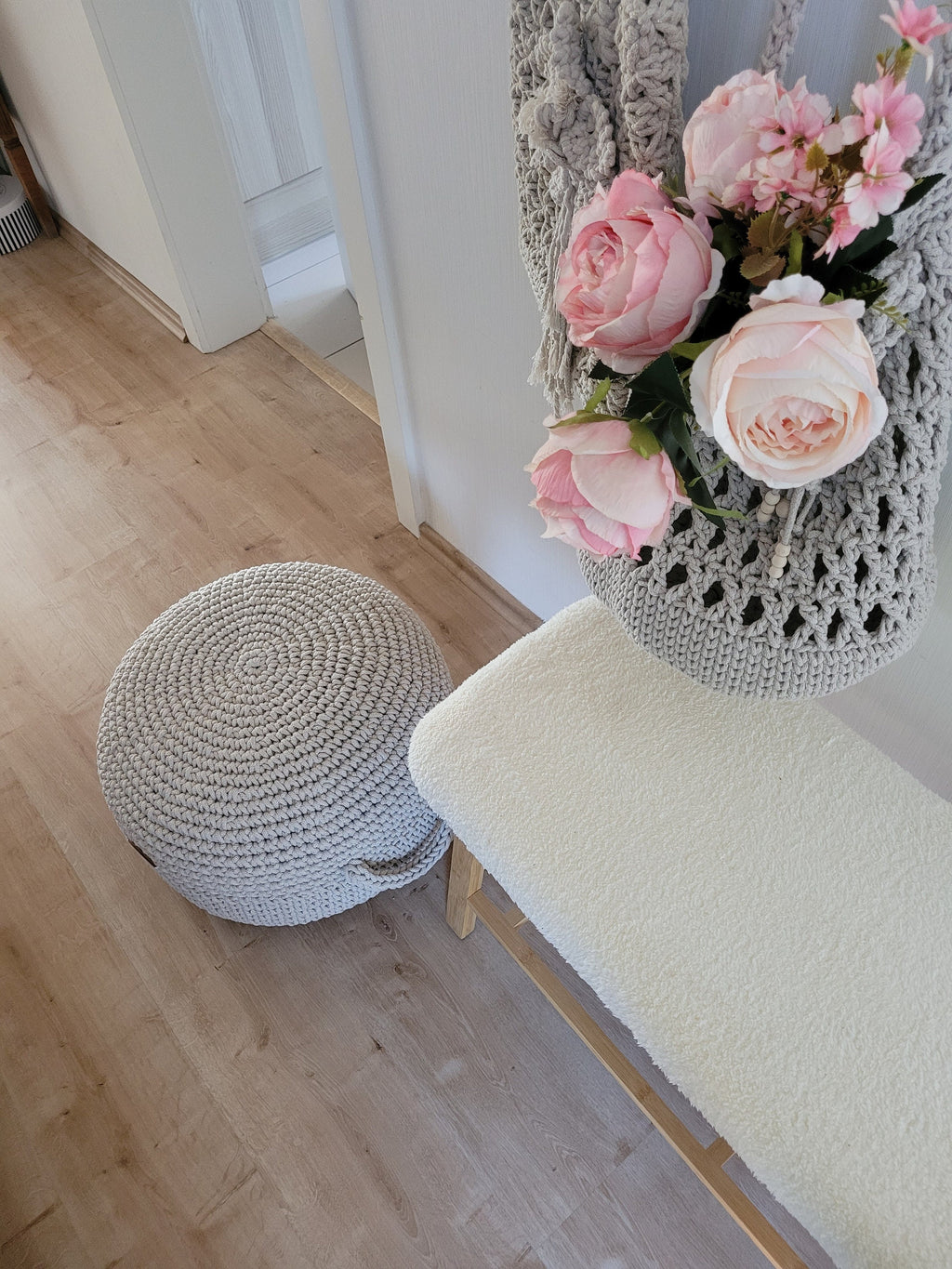 Pouf Ottoman gehäkelt, Babyzimmer deko, Bodenkissen, Sitzkissen, Skandinavisches Kinderzimmer Dekor, Häkelhocker Kinderzimmer, Sitzhocker