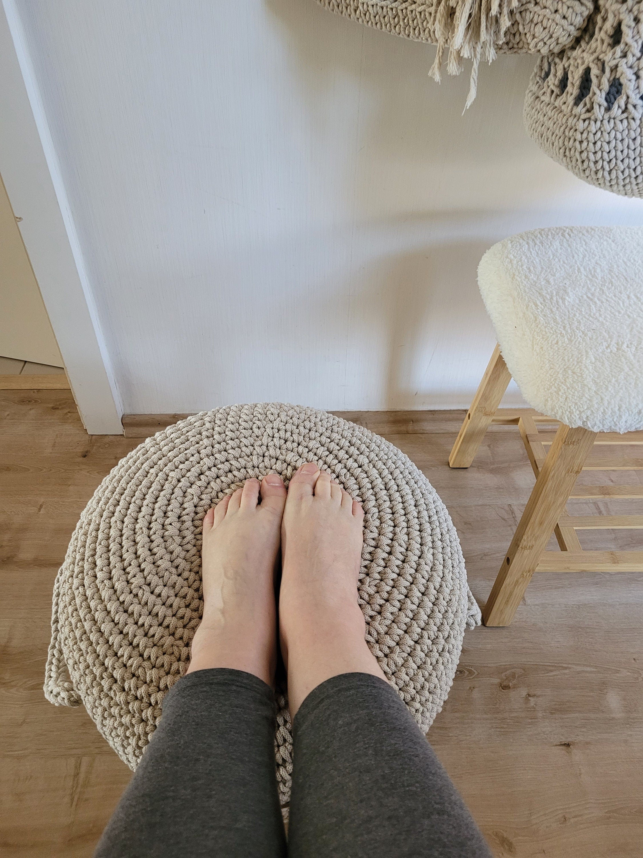 Pouf Ottoman gehäkelt, Babyzimmer deko, Bodenkissen, Sitzkissen, Skandinavisches Kinderzimmer Dekor, Häkelhocker Kinderzimmer, Sitzhocker