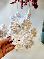 Gehäkelte Schneeflocken Ornament, Weihnachtsdekoration skandinavisches Dekor, Anhänger, Geschenkidee, Weihnachtsbaumdekoration