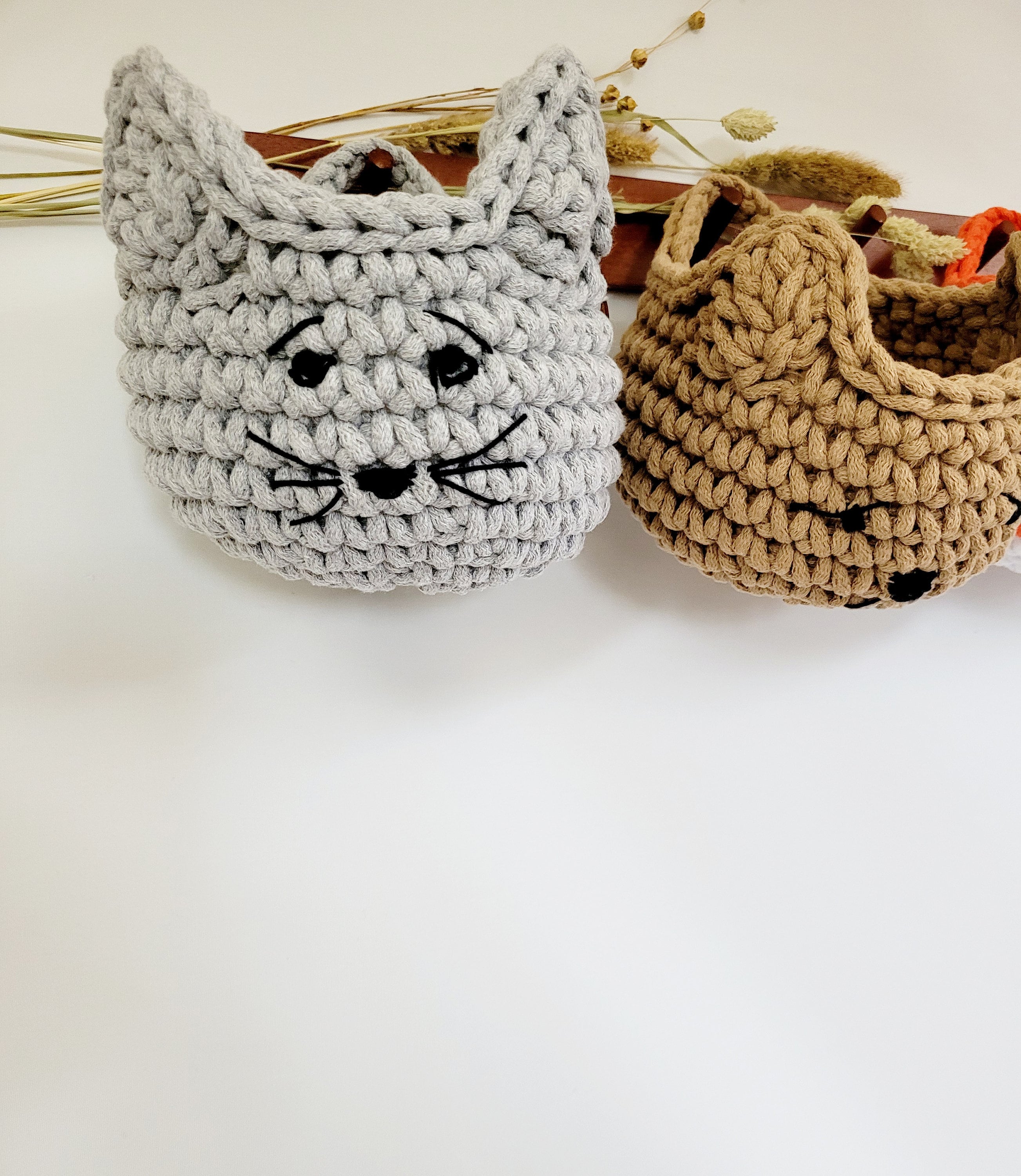 Körbchen Katze für Kinder - Aufbewahrung und Ordnung gehäkelt aus Baumwolle, Wanddeko im Kinderzimmer für ein lustiges Spielzeit-Erlebnis