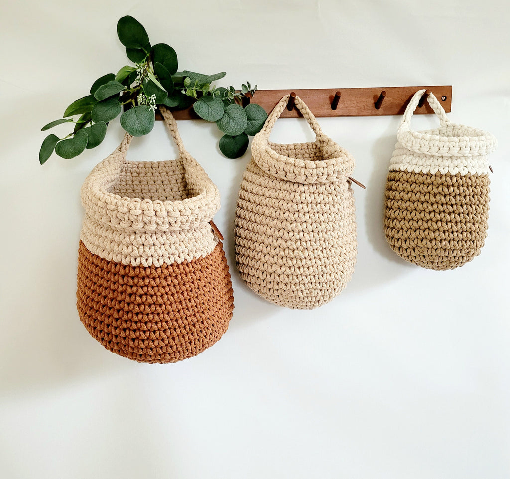Hängekorb gehäkelt, Wanddeko Aufbewahrungskorb, Zweifarbig Hängekorb Küche Hängetasche, Kinderzimmer Organizer, Spielzeug Aufbewahrung