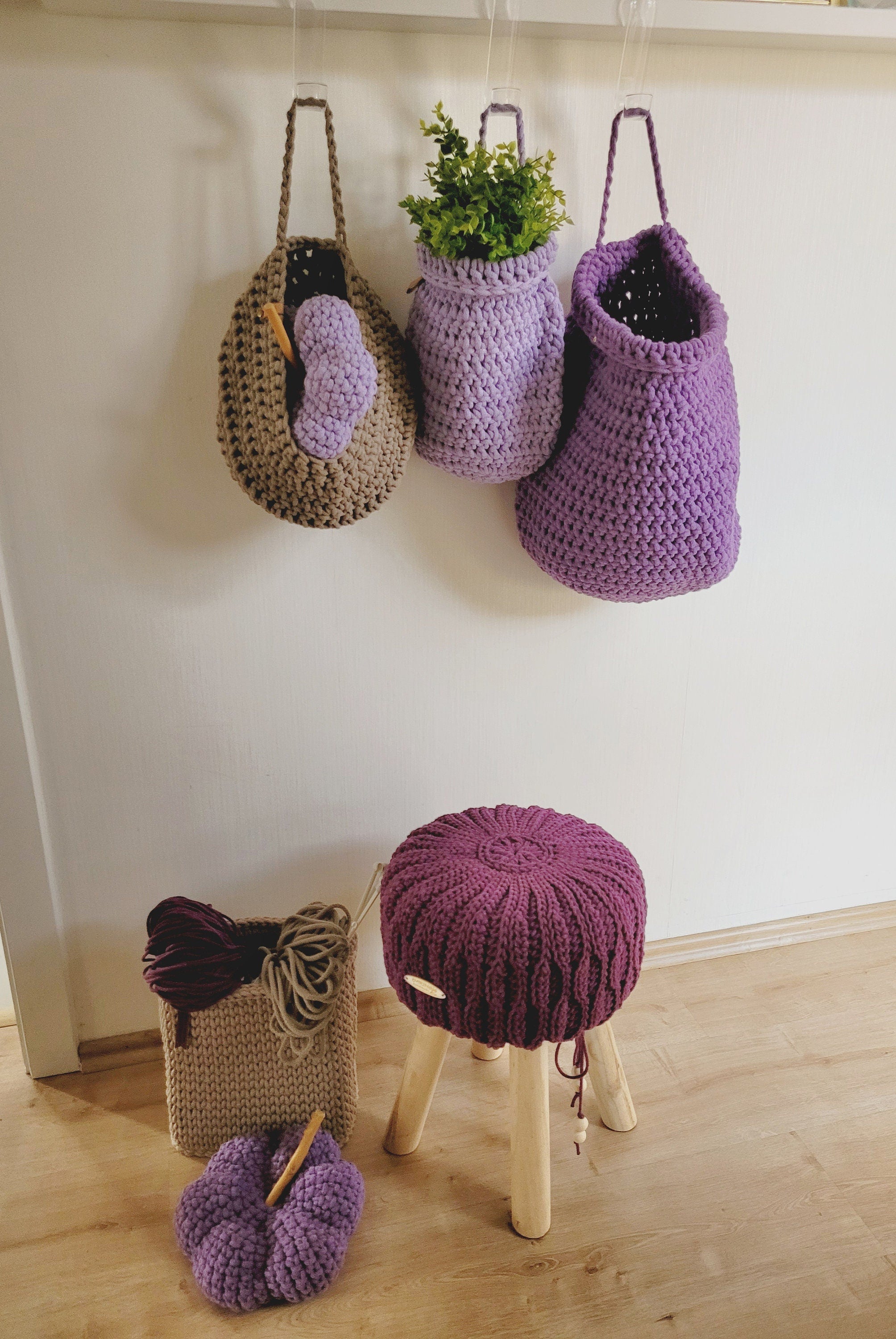 Fußhocker mit gehäkeltem Bezug aus Baumwolle, natürlicher Sitzkomfort für Dein Zuhause im Wohn- und Kinderzimmer Sitzhocker skandinavisch