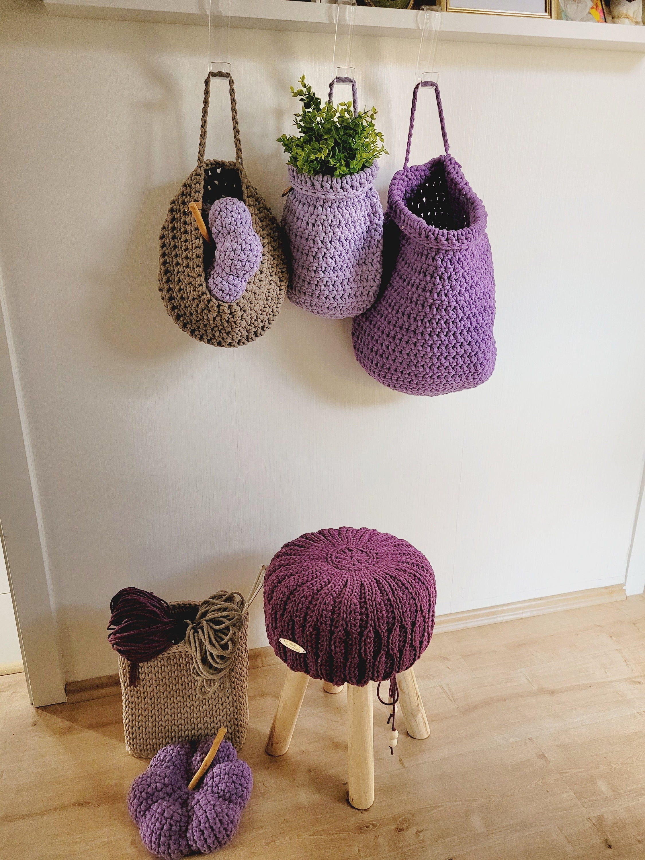 Fußhocker mit gehäkeltem Bezug aus Baumwolle, natürlicher Sitzkomfort für Dein Zuhause im Wohn- und Kinderzimmer Sitzhocker skandinavisch