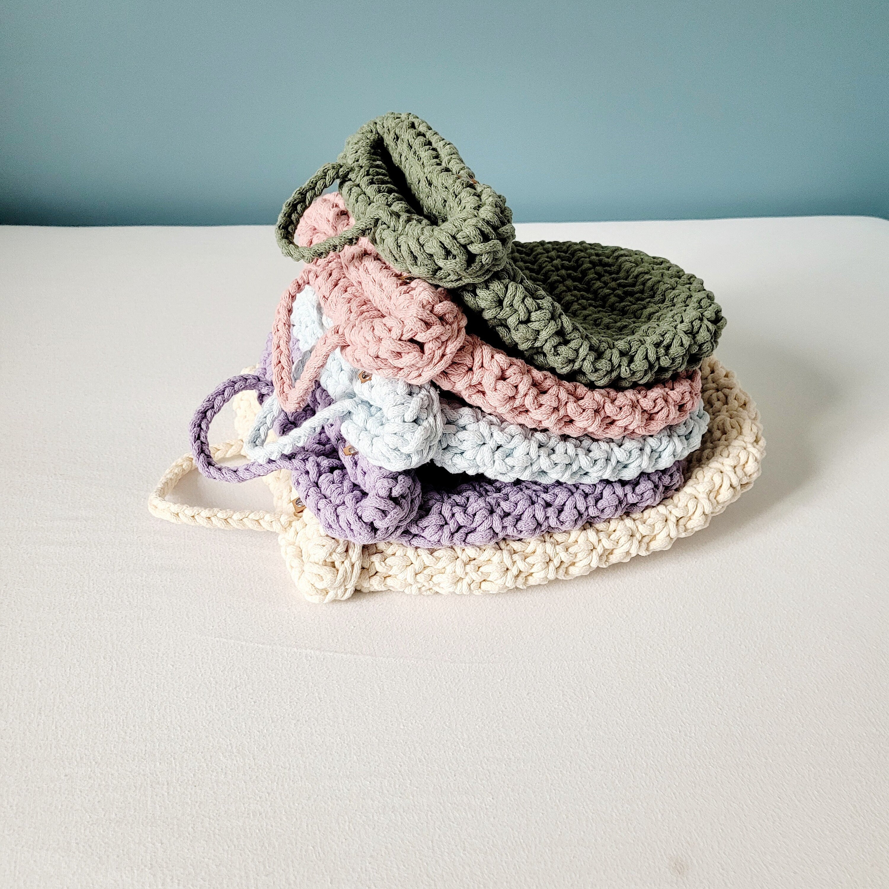 Hängekorb Kinderzimmer - Praktische Wanddeko Babyzimmer und Aufbewahrung in einem! Korb zum Aufhängen - Geschenk zur Geburt - Wandkörbe