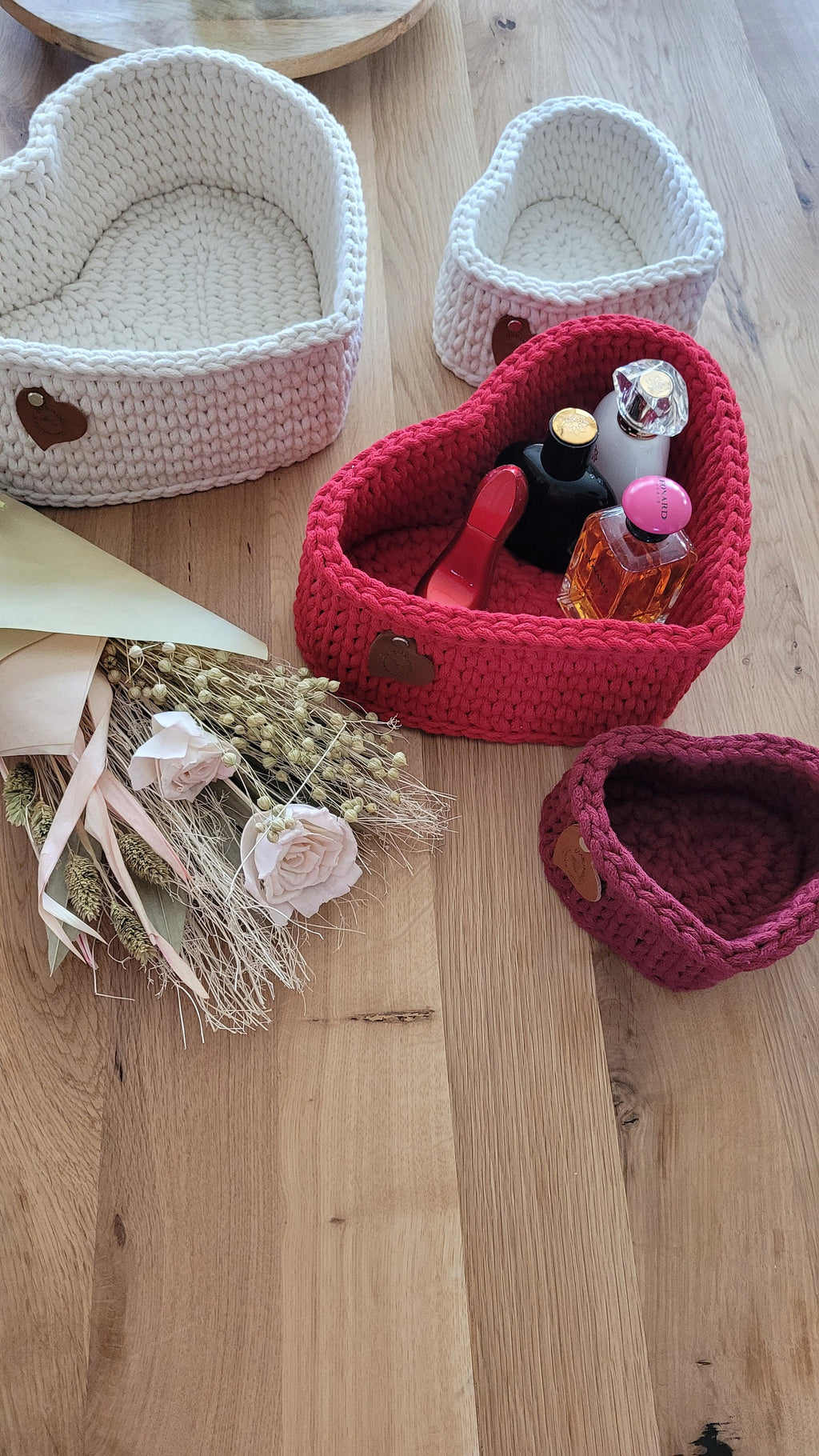 Geschenke für den Partner I Korb in Herzform I Romantische Geschenke I Geburtstag Frau I Partnergeschenke für Verliebte I Unikate I rote