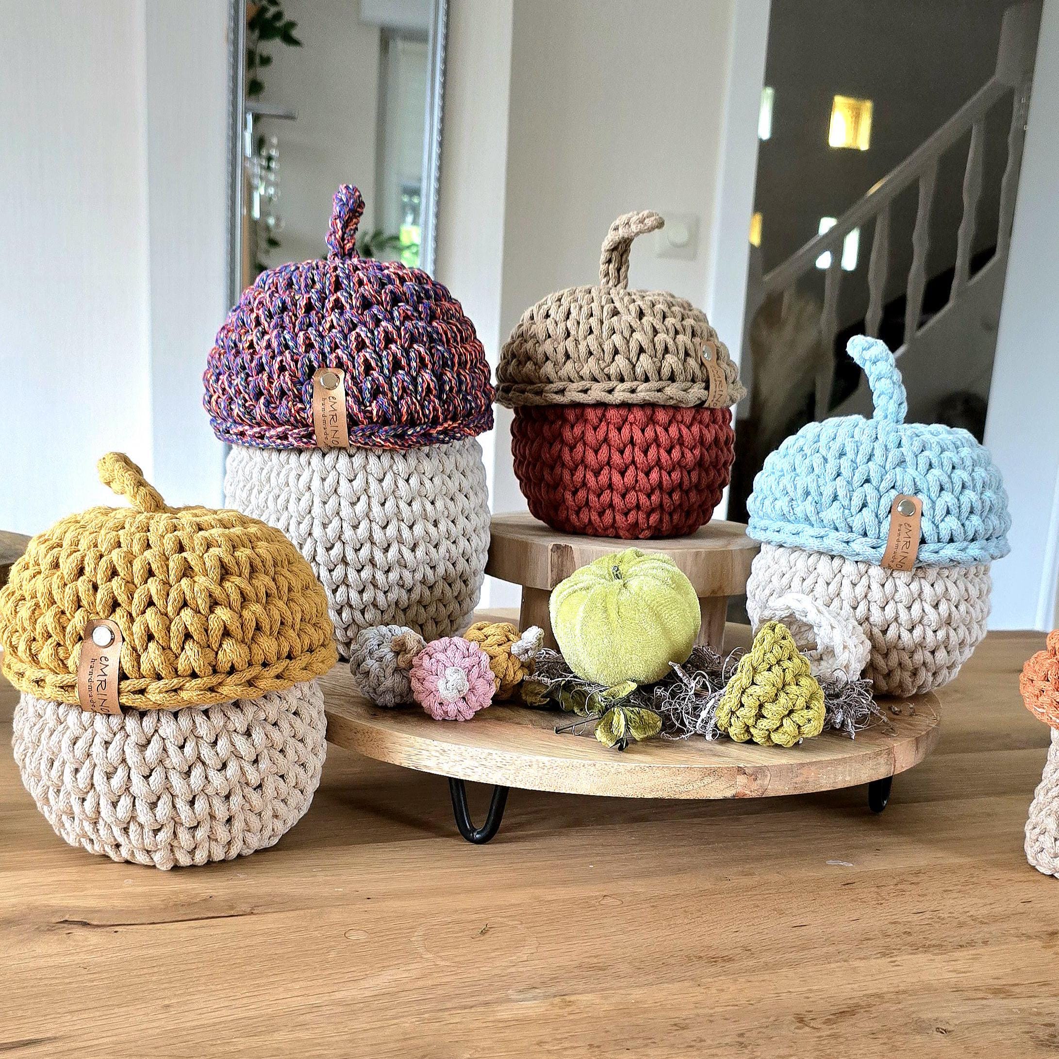 Häkelkorb Eichel - Aufbewahrungskorb mit Deckel, Utensilo, Herbstdekoration Ideen, coole Weihnachtsgeschenke & Geschenke für Babyparty