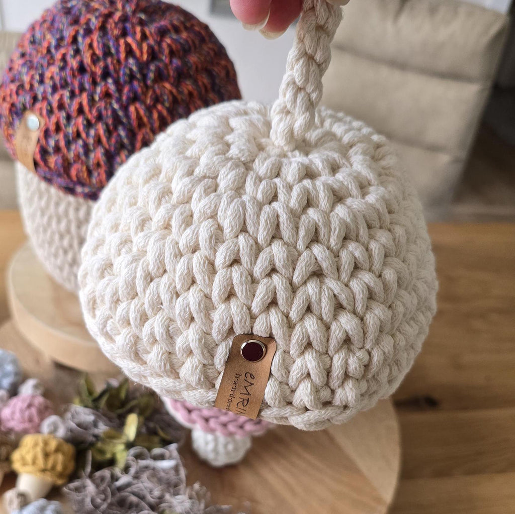 Nutze ihn als schickes Utensilo für deine liebsten Dinge oder um deinen Schreibtisch zu organisieren. Auch im Kinderzimmer wird er zum echten Ordnungshelden – perfekt für die Wickelkommode oder als Aufbewahrungskorb fürs Kinderzimmer.