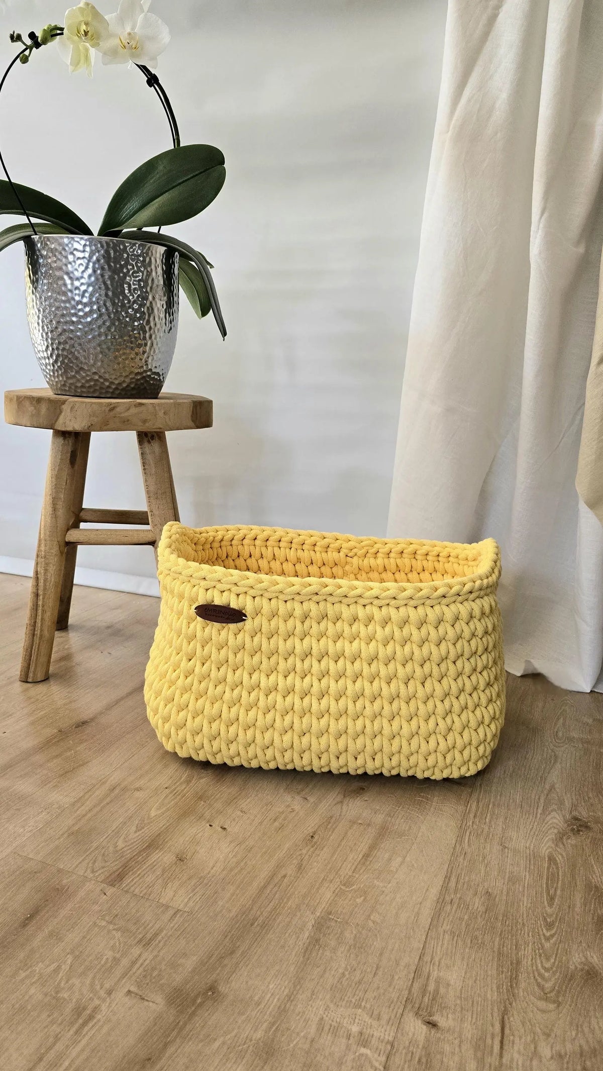 Vielseitig einsetzbar: Ob als XXL Wäschekorb, Newspaper Basket oder zur Aufbewahrung von Decken und Spielzeug – dieser Korb bietet viel Platz und passt sich deinen Bedürfnissen an.