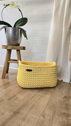 Stilvolles Design: Der große gehäkelte Korb fügt sich harmonisch in jedes stilvolle Homedecor ein und ist ein echter Blickfang in jedem Raum.