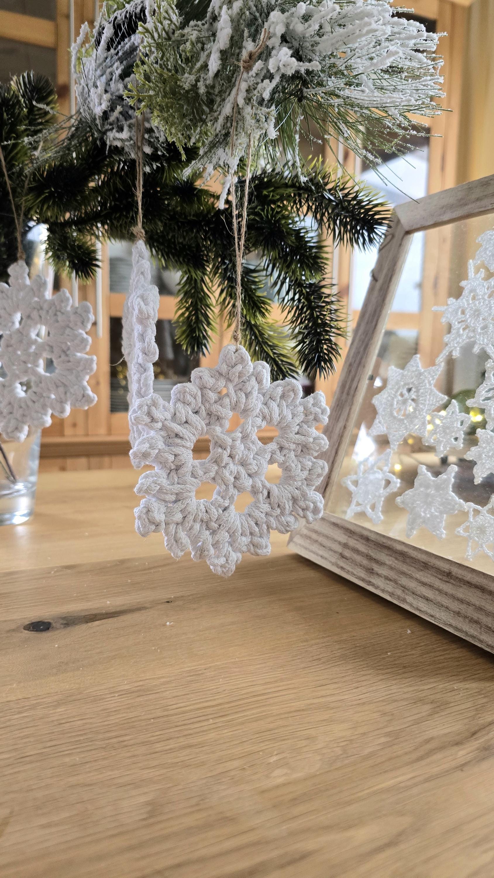 Weihnachtssterne 3er Set, Weihnachtsornament und Deko für den Weihnachtsbaum, Charm Anhänger Schneeflocke, Christbaumschmuck Sterne