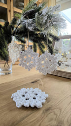 Weihnachtssterne 3er Set, Weihnachtsornament und Deko für den Weihnachtsbaum, Charm Anhänger Schneeflocke, Christbaumschmuck Sterne