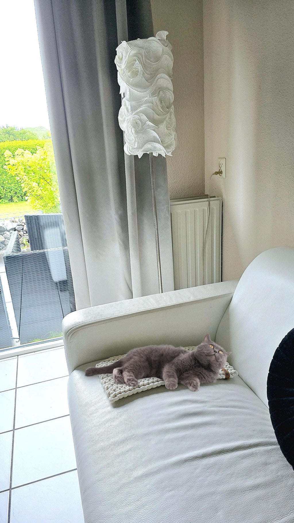 Für die perfekte Überraschung: Kissen für Katzen als Geschenke für Katzenbesitzer oder Katzenmama Geschenk. Die Fensterbankauflage für Katzen wird deinem pelzigen Freund den besten Platz im Haus bieten!