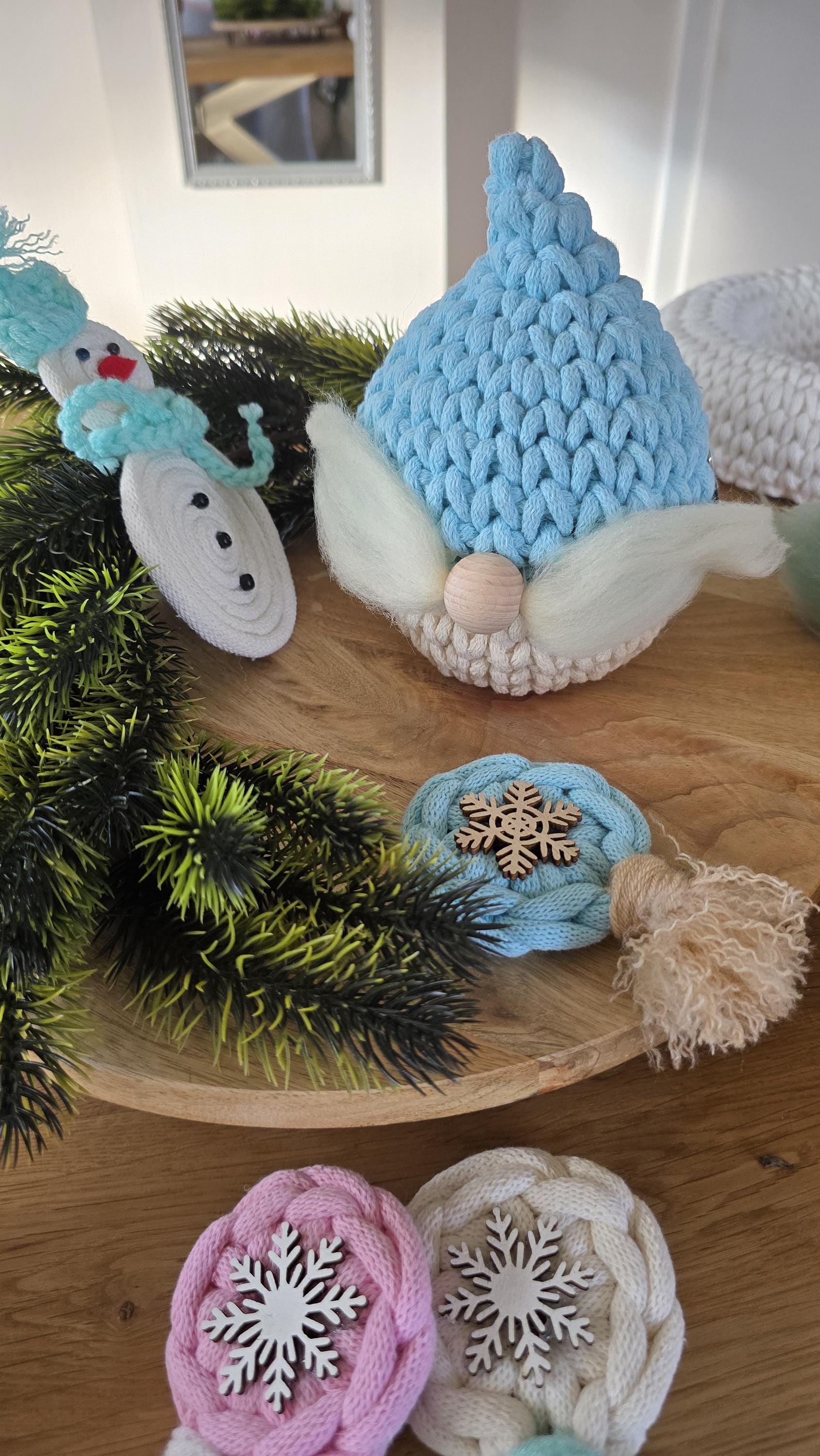 Unsere Mini Wichtel sind detailverliebt gestaltet und ideal als süßer Nikolaus-Begleiter. Perfekt für Weihnachtsdeko Ideen, Geschenkideen zur Geburt eines Kindes oder als Weihnachtsgeschenke für Kinder
