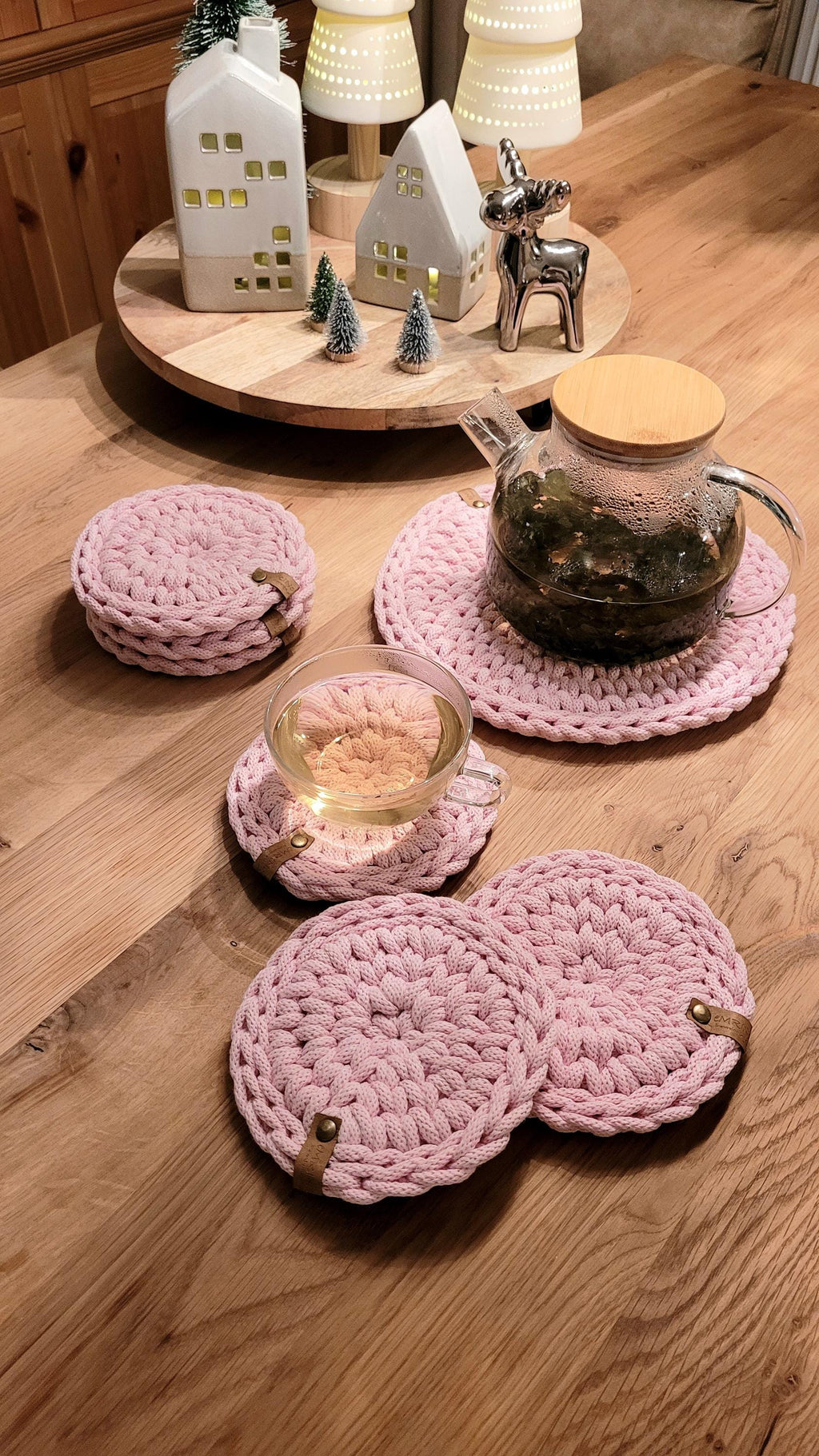 Sie eignen sich auch wunderbar als Tischdekoration für Geburtstag oder für das Boho Stil Wohnzimmer. Hol dir die perfekte Deko Esszimmer mit unseren Platzdeckchen