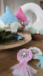 Perfekt für Weihnachtsdeko Ideen, Geschenkideen zur Geburt eines Kindes oder als Weihnachtsgeschenke für Kinder. Egal ob für deine Weihnachtsdeko oder für Geschenkideen Kinder 6 Jahre – mit diesen Wichteln wird Weihnachten unvergesslich!