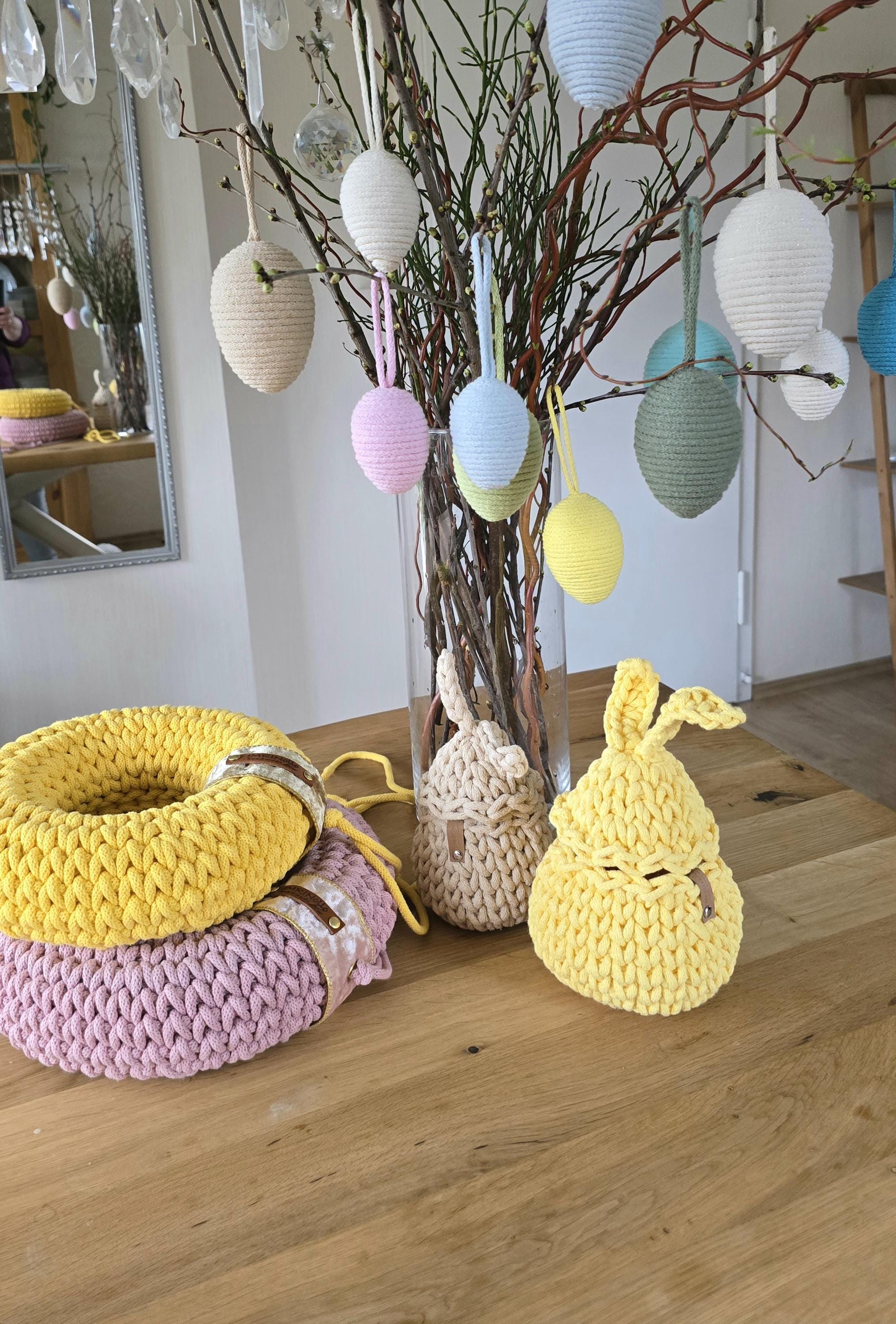 ✔ Handgefertigt & hochwertig – jedes Stück ein Unikat
✔ Vielseitig einsetzbar – perfekt für Tür, Wand oder Tisch
✔ Ideal als Einweihungsgeschenk oder Osterdekoration
Hol dir deinen Frühlingskranz und verleihe deinem Zuhause eine frische, natürliche Note! ✨